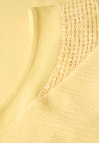 Top mit Mesh-Details