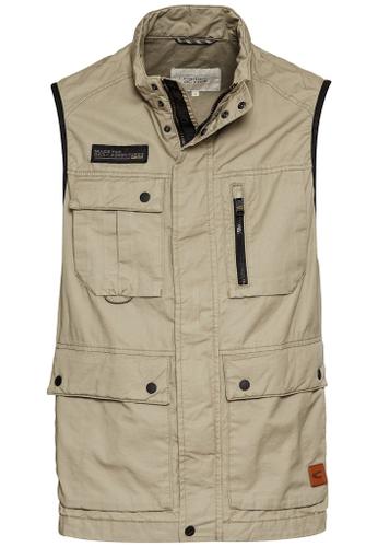 Outdoor vest with stand-up collar