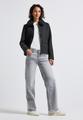 Jacke mit abnehmbarem Kragen