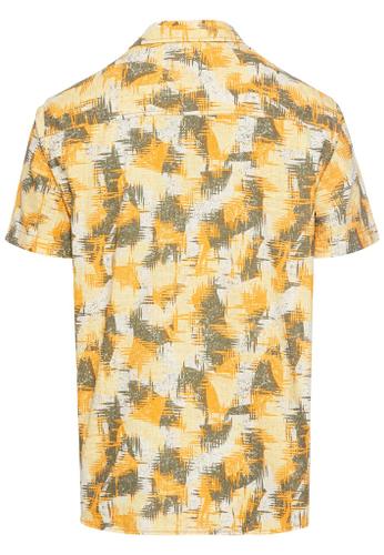 Short-sleeve shirt with a textured pattern