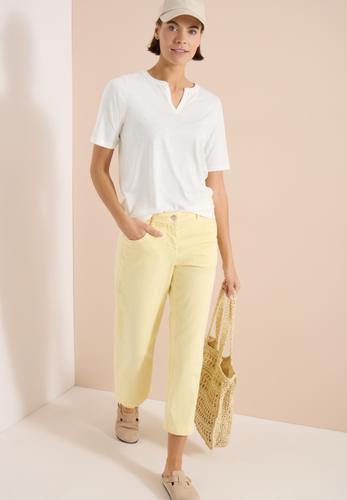 T-Shirt mit Split Neck in Unifarbe