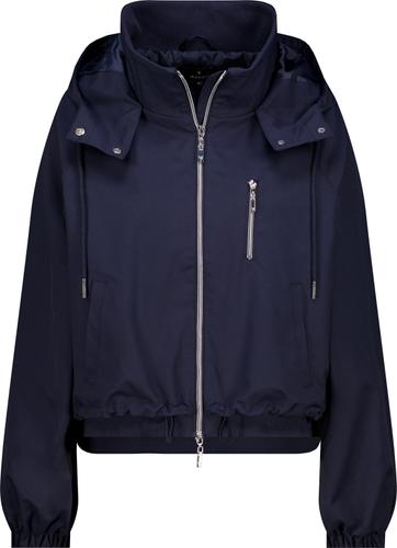 Jacke mit Kapuze
